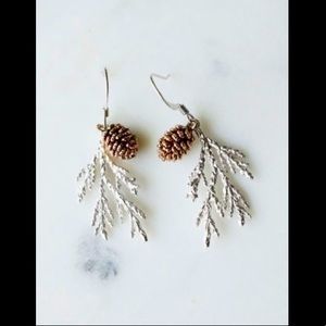 Nature Inspired two-tone earrings!